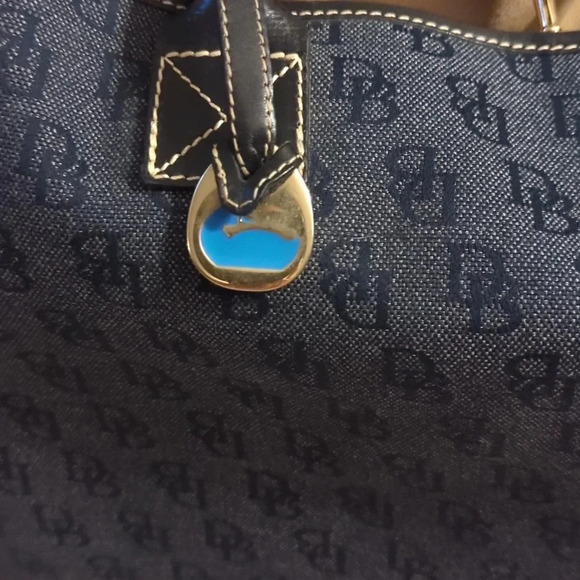 Dooney & Bourke Signature Jacquard Extra Large Bag Canvas with Leather Handles - Picture 2 of 10